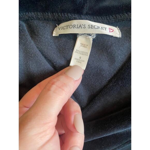 victoria’s secret womens black velour collared long sleeve sweater small - Picture 4 of 4